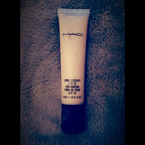 MAC Studio Sculpt Foundation