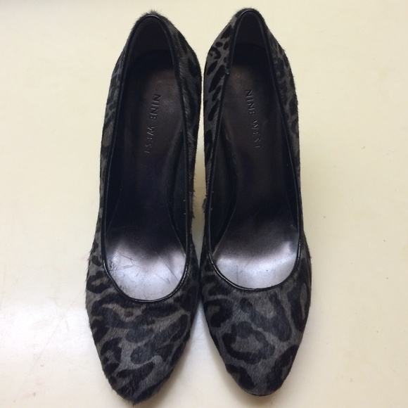 Super cute black and gray cheetah design heels - Picture 1 of 4