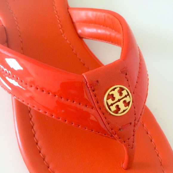 *SOLD*NIB Tory Burch Travis Flat Thong Sandals - Picture 3 of 4