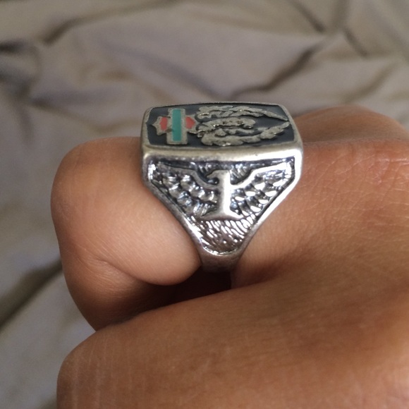 Ring - Picture 2 of 3