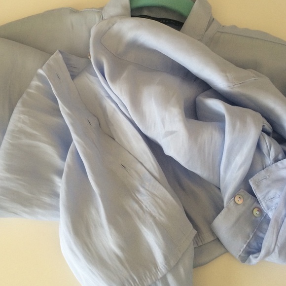 Baby blue Zara shirt - Picture 3 of 4