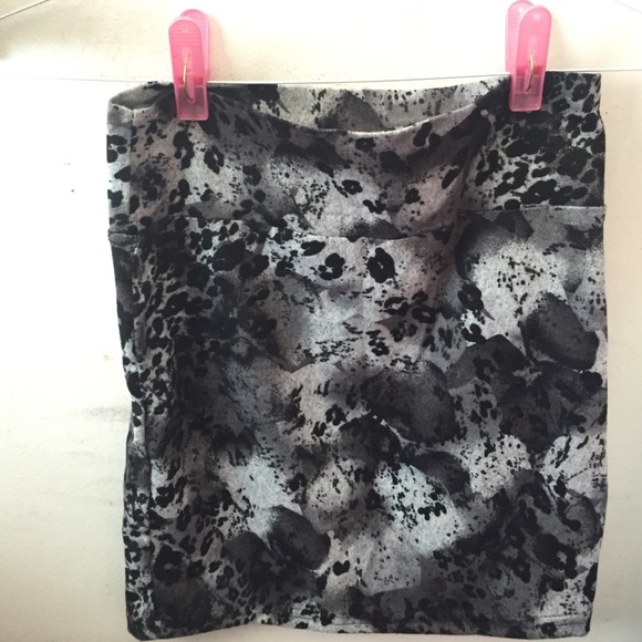 Luna Tiks Gray & Black Leopard Pencil Skirt NWOT - Picture 1 of 3