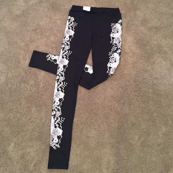 Black & White Floral Yoga Pants