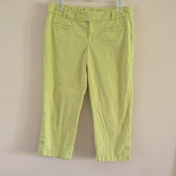 Light green spring/summer capris