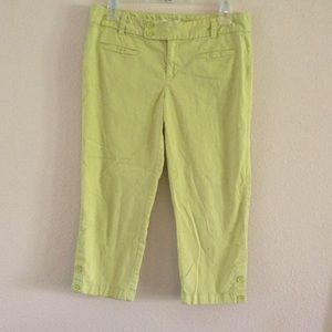 Light green spring/summer capris