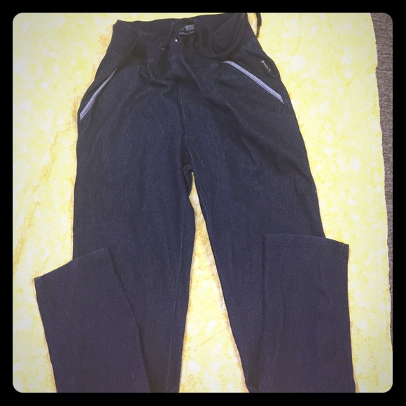 Armani sweatpants  FINAL REDUCTION no offers💥💥