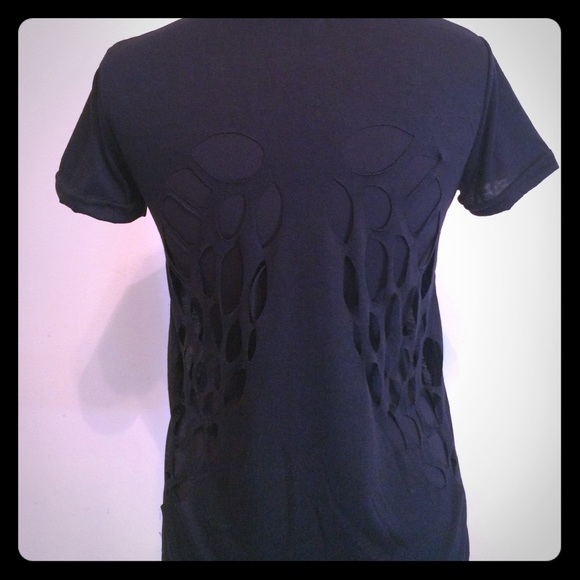 Cut out angel wings black shirt 😇