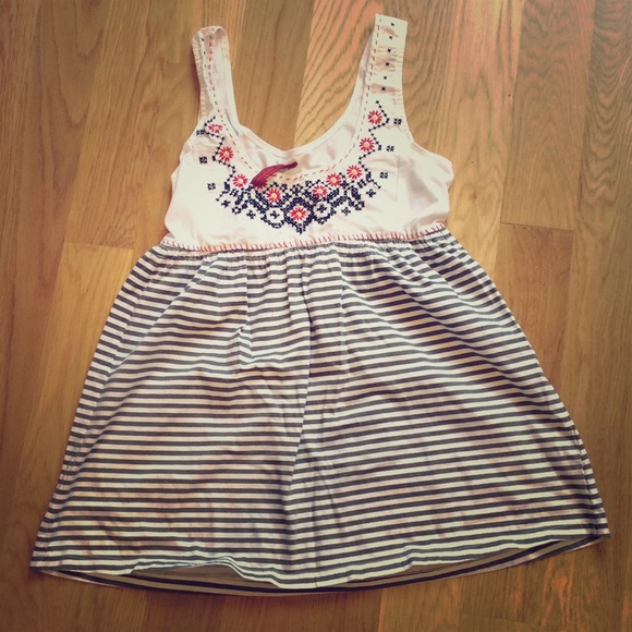 Anthropologie embroidered tank top