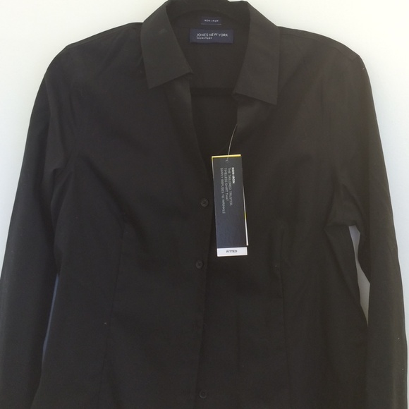 Size M Jones New York Black fitted button down