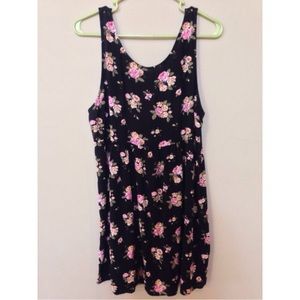 💞SOLD💞 FOREVER 21 Black Retro Rose Smock Dress