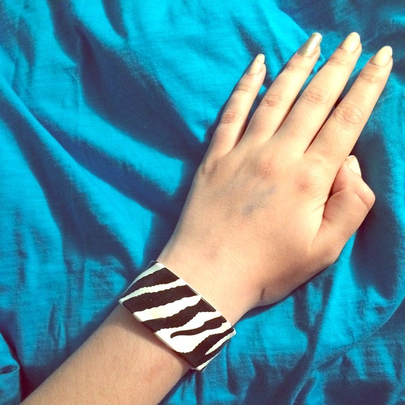 White and black zebra striped slap bracelet