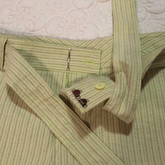 Never worn light green shorts - Picture 2 of 4