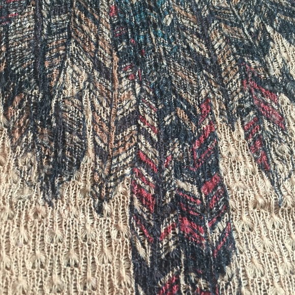 Tribal crop top - Picture 2 of 3
