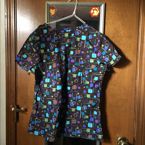 SCRUB TOP - Picture 4 of 4