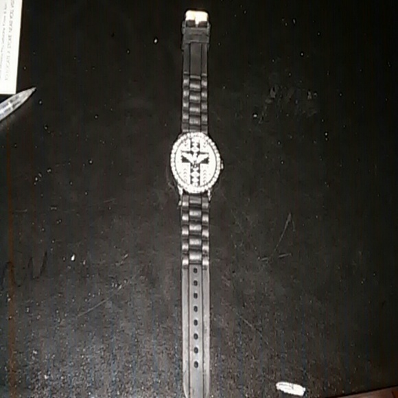 Watch - Picture 2 of 3