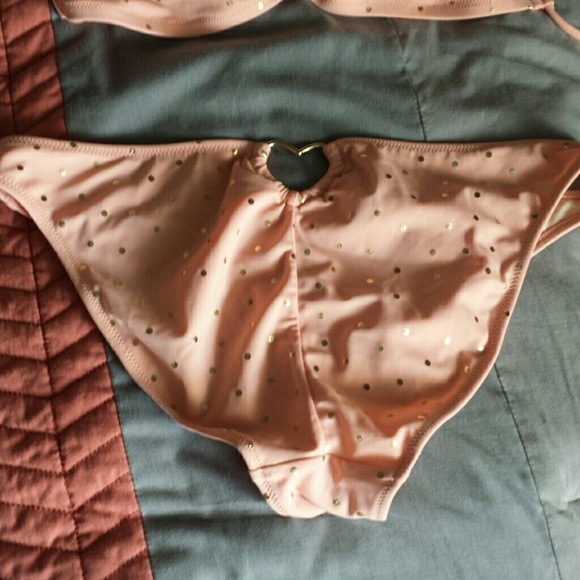 Victoria Secret! - Picture 3 of 4