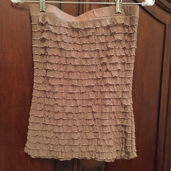 Strapless ruffled shirt