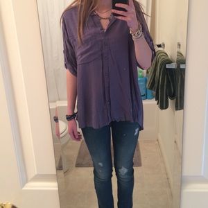 Blueish/grey button down top