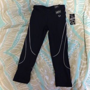 Aeropostale Black Work-Out Capris
