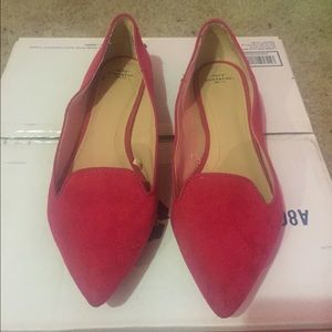 Red pointed toe flat