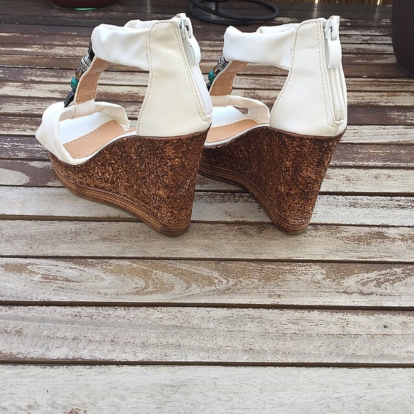 SOLD❗️Tribal jeweled wedges - Picture 3 of 4
