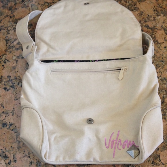 Volcom Purse - Picture 3 of 4
