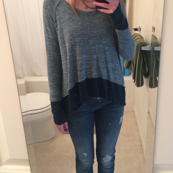 Green longsleeve with scoop neck