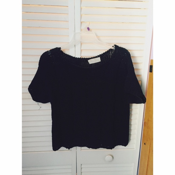 Black knitted crop top