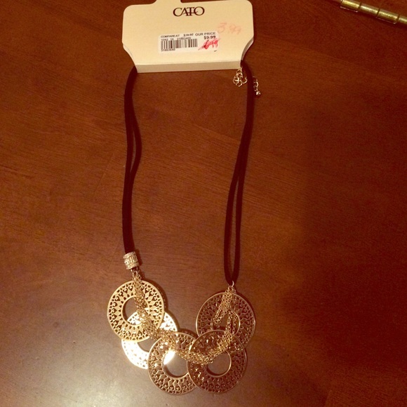 Black & Gold necklace🌗