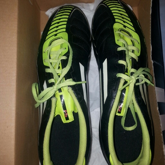 Men's/Ladies soccer shoes