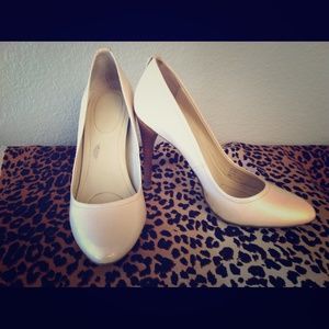 **Price Drop** Calvin Klein Winnie Ivory Pumps