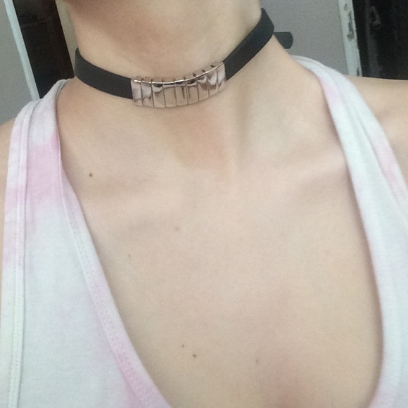 brand new super cute choker!!
