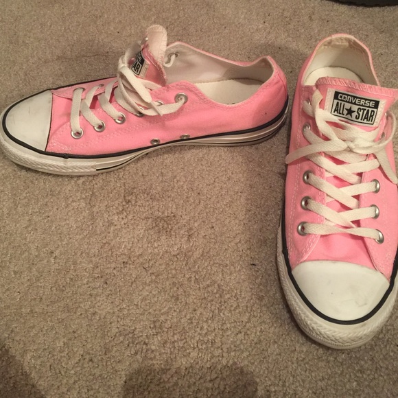 Pink converse. - Picture 2 of 3