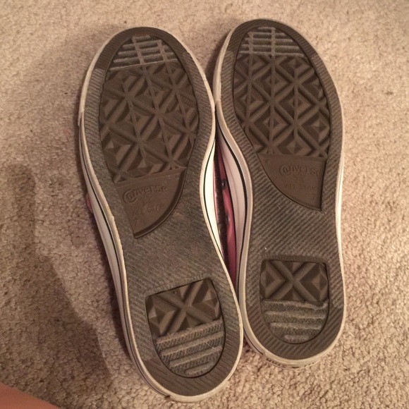 Pink converse. - Picture 3 of 3