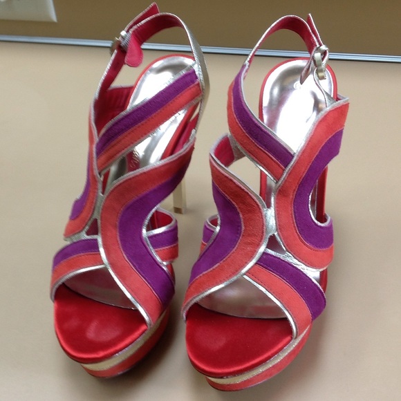 Guess by Marciano shoes NEW! - Picture 3 of 4