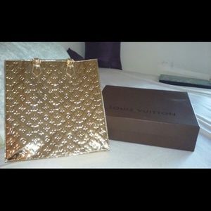 Louis Voitton. Purse