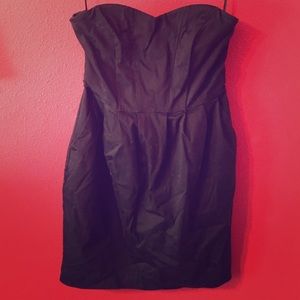 Little black dress with pockets! $20!