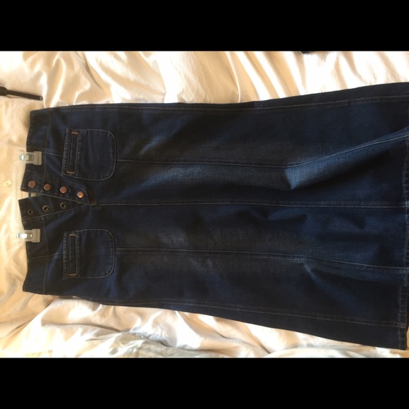 Below the knee Gap jean skirt