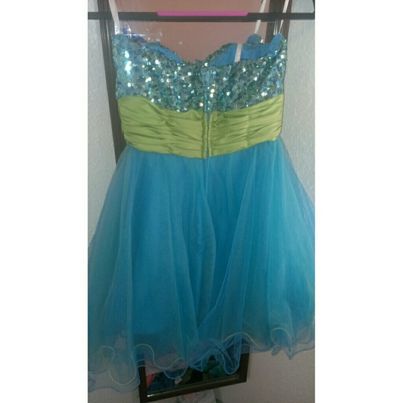 Dress - Picture 2 of 2