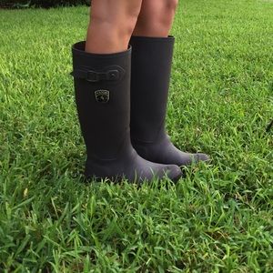 Brown kamik rain boots