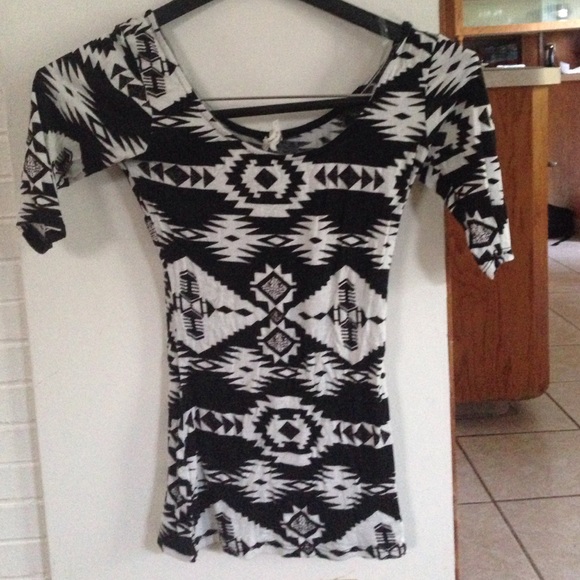 Urban outfitters Tribal fitted quarter sleeve