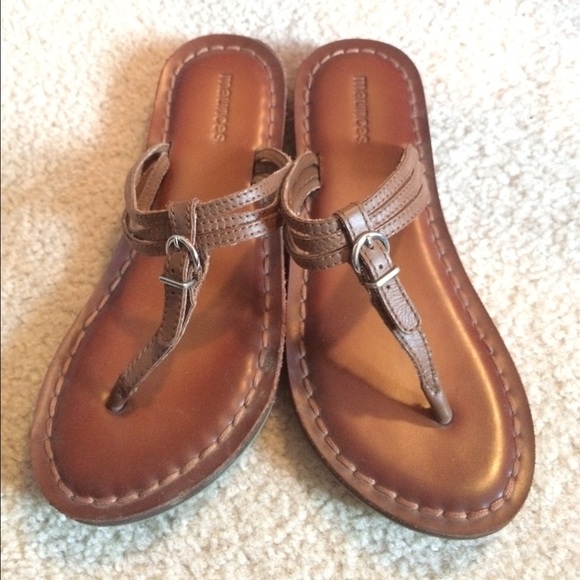 Maurice's sandals! Size 6!