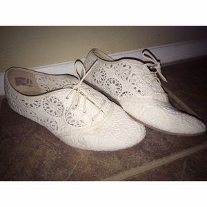 Cream Lace Oxfords