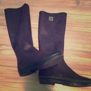 Dav black snakeskin pattern rain boots