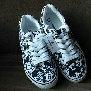 ❤ Mickey - NWT Mikey Mouse SZ 8