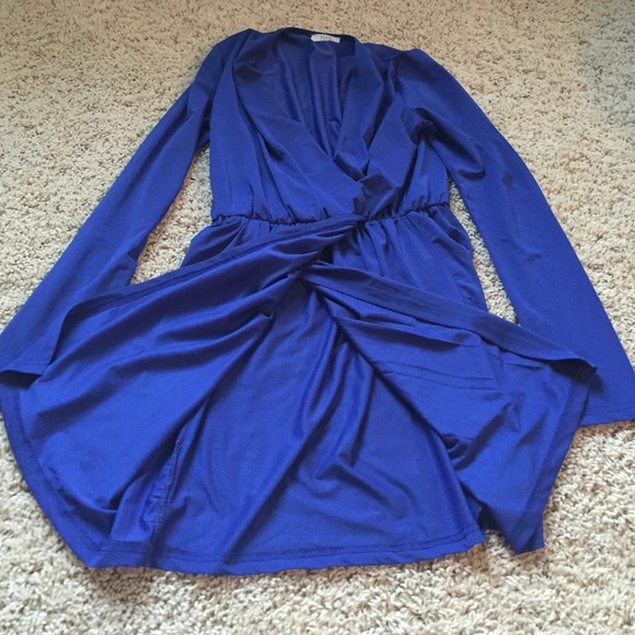 Blue Tobi That's a Wrap Dress - Picture 2 of 4