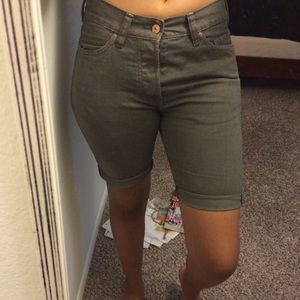 H&M Forest Green Capris