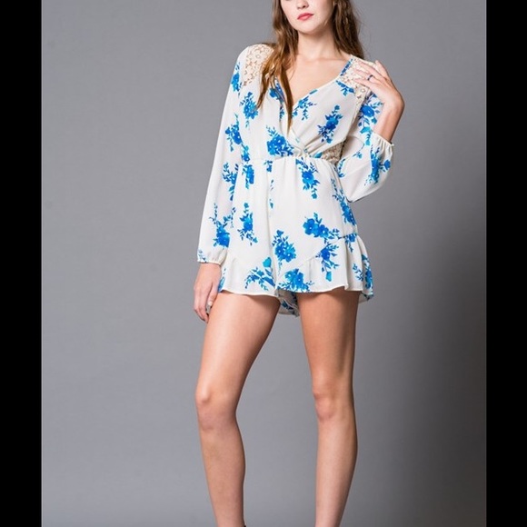 🎉HOST PICK🎉 Floral Boho Crochet Lace Back Romper - Picture 2 of 4