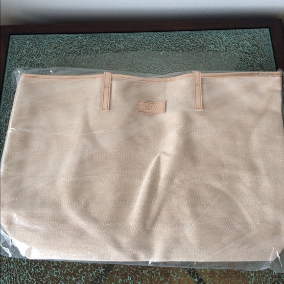 ❌SOLD❌ Laura Geller Rose Gold Glitter Tote - Picture 2 of 4