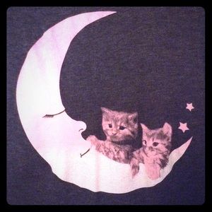 Adorable, flowy moon kitten t-shirt!